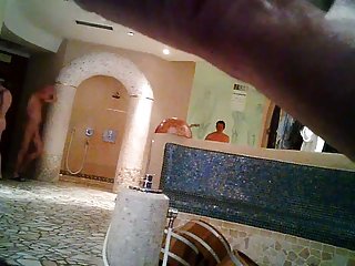 老家伙与大鸡巴他妈的他的小公主在户外